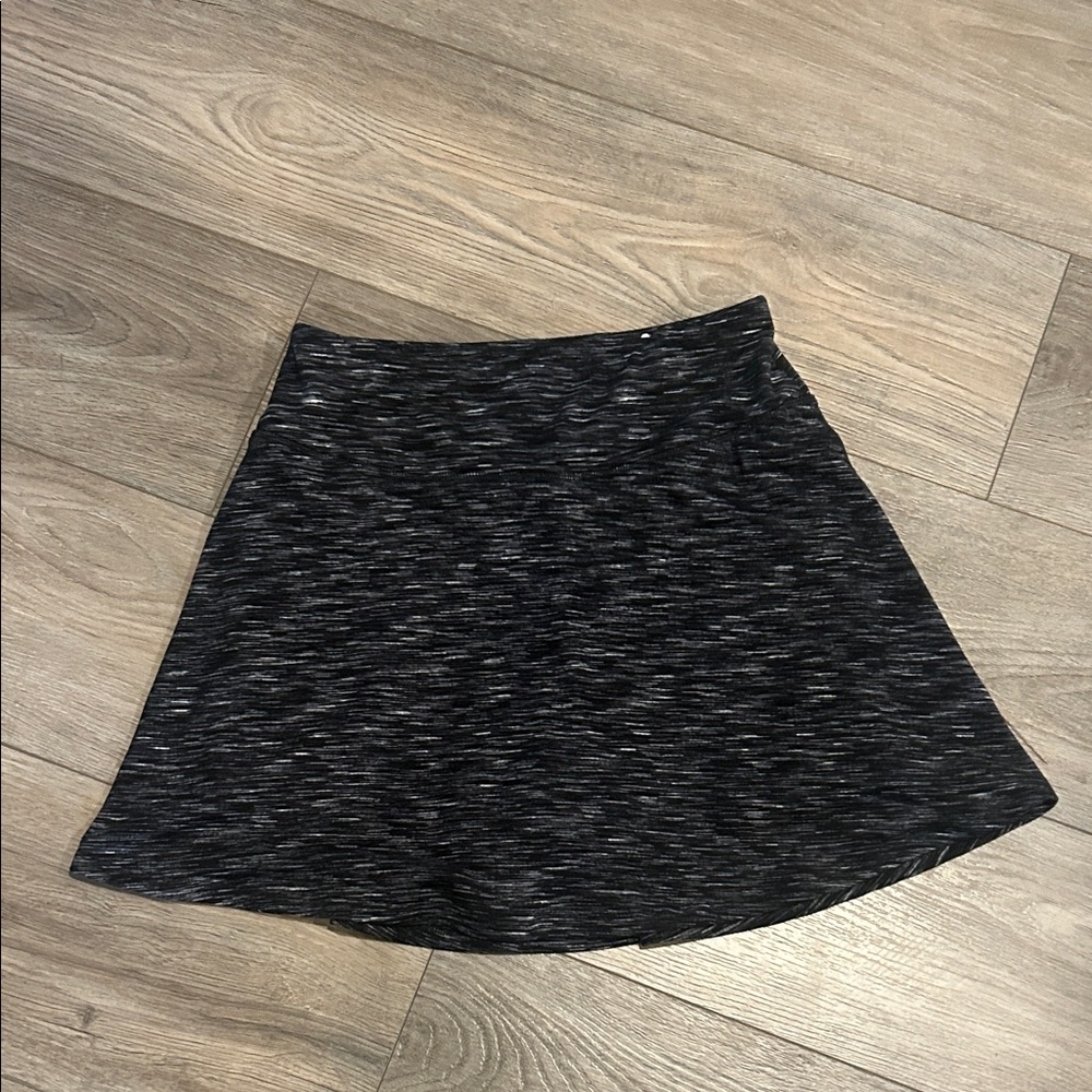Maurice’s Black and Gray Skater Skort Size M